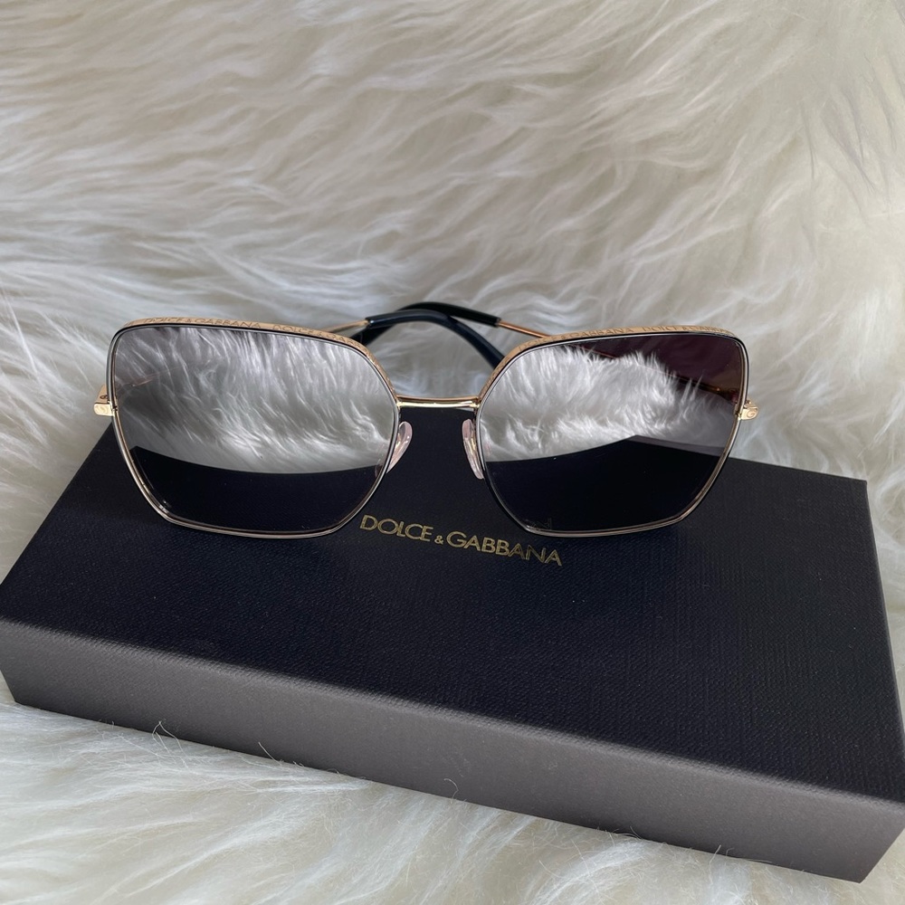 Dolce & Gabbana Regular - Adjustable Nosepad Sunglasses (DG2242)